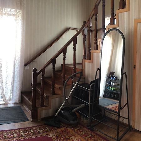Holiday Hostel House Bishkek Exteriör bild