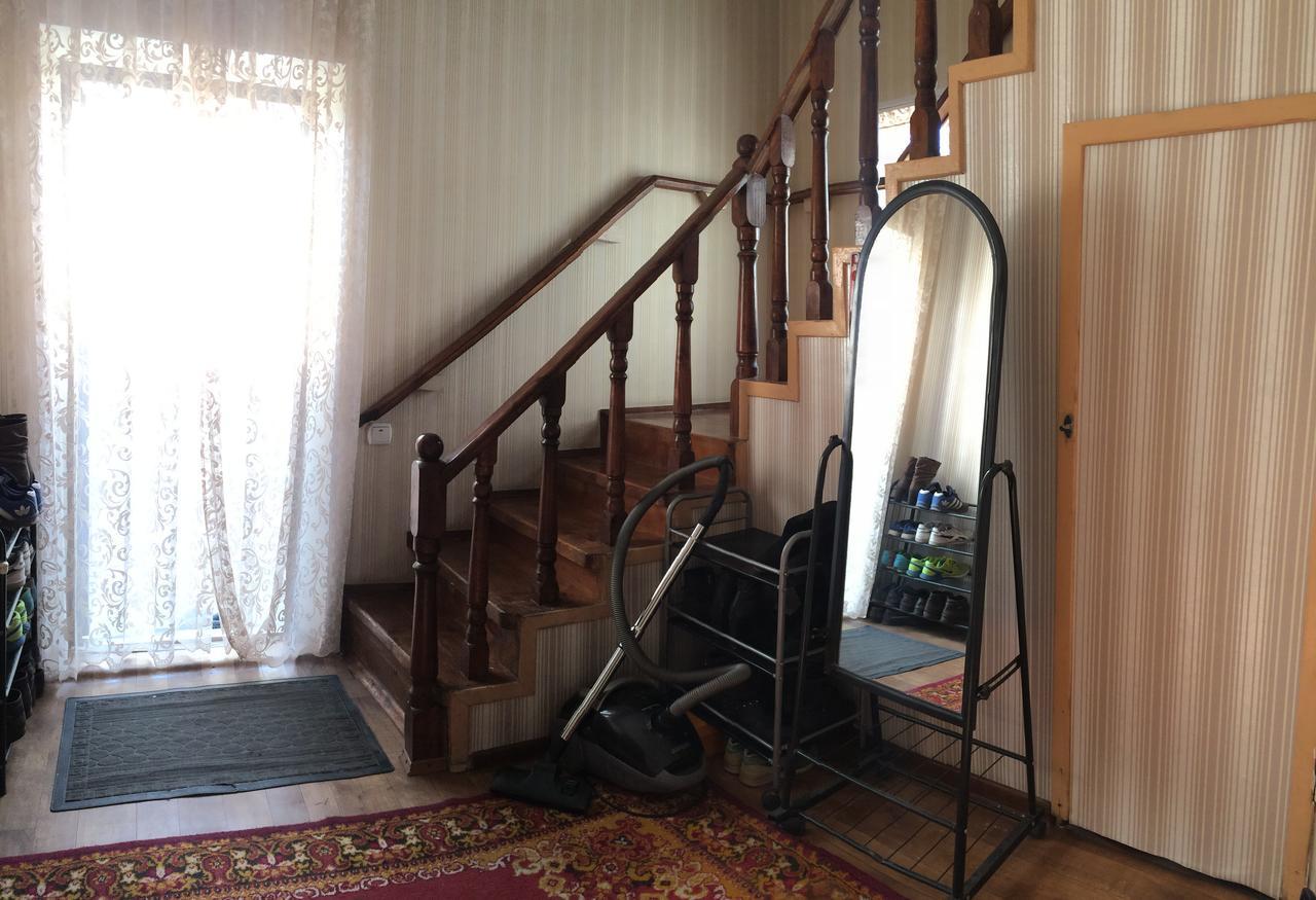 Holiday Hostel House Bishkek Exteriör bild